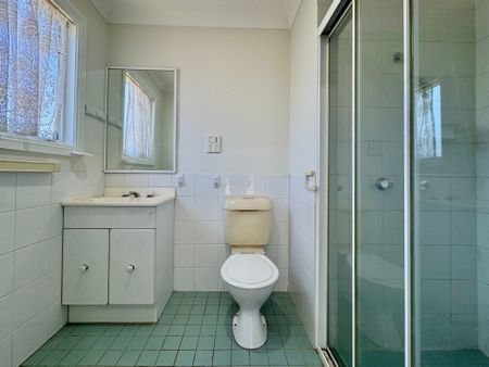 OPEN & FRESH LIVING! - Photo 4