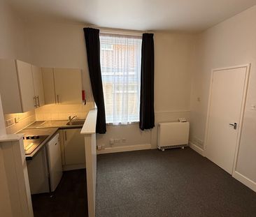 Studio Flat, Howard Road, SO15 - Photo 1