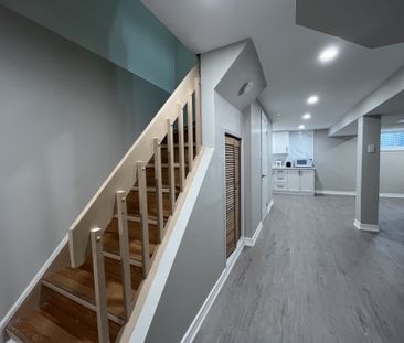 For Lease - 4327 Burnaby Court, Mississauga, Ontario - Photo 4