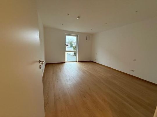 Zentrale 2 Zimmer Wohnung mit großem Südbalkon - Photo 1