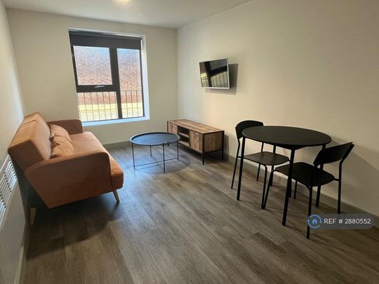 1 bedroom flat to rent - Photo 1