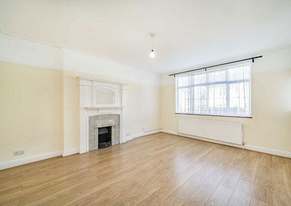 Conifer Gardens, SW16 2TY, London - Photo 1