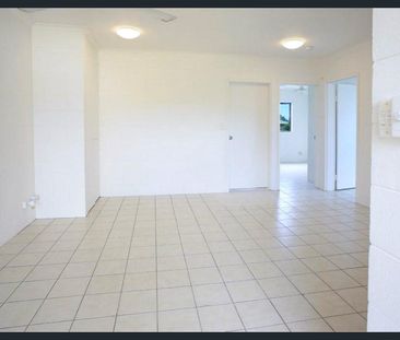 8/94 Birch Street, Manunda, Qld 4870 - Photo 4