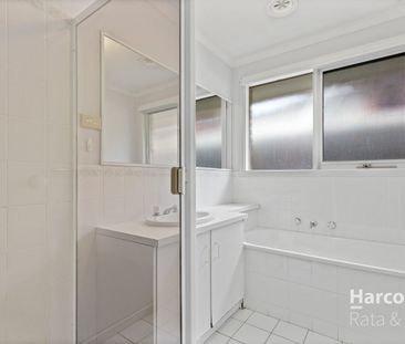 Spacious and Light-Filled Home in Mill Park - Photo 5