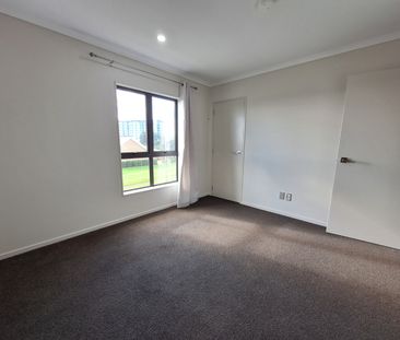Spacious 2 bedroom Apartment - Photo 5