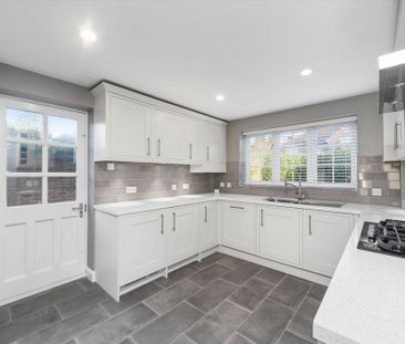 4 bedroom detached house to rent - Photo 3