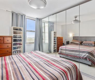 IDEAL LOCATION! - Photo 5