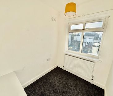 Lindley Avenue, Tipton - Photo 4