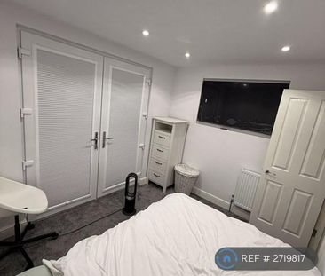 1 bedroom in a house share to rent - Photo 3