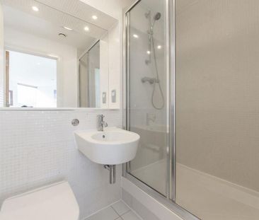 3 bedroom flat to rent - Photo 6