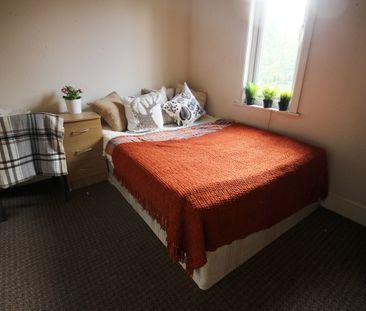 5 Bed - 2 Headingley Crescent, Headingley, Leeds - LS6 3EH - Student - Photo 5