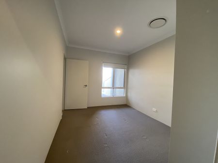 MODERN UNIT IN TREENDALE! - Photo 2