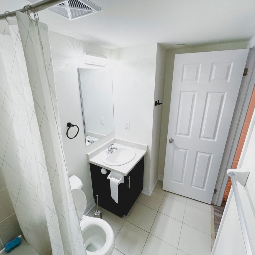 For Lease - 15 Eaton Park Lane Unit# 17, Toronto, Ontario - Photo 1