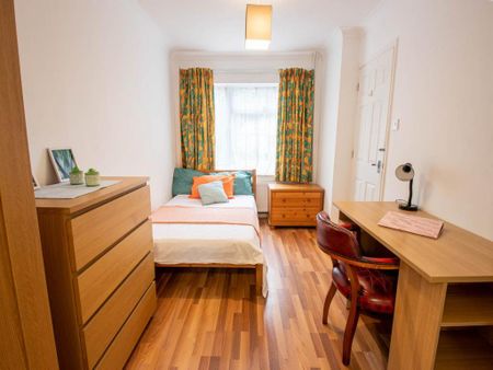 1 bedroom in a house share to rent - Photo 5