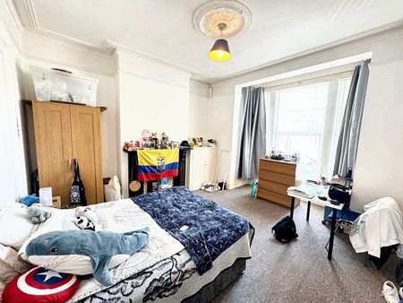 Bedford Park, Plymouth - Photo 3