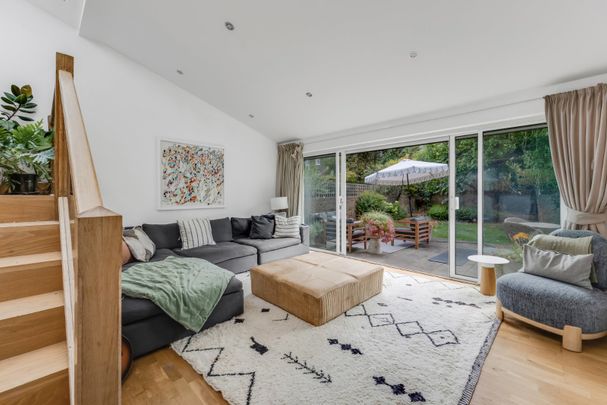 Springfield Road, St John's Wood, London, NW8 0QJ - Photo 1