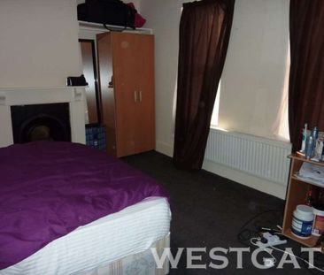 5 Bed - St Peters Road, University Area - Photo 6