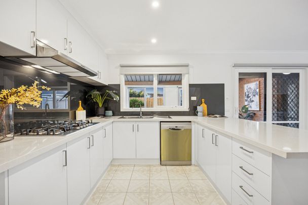 Big-Hearted Family Living in the Heart of it All - Photo 1