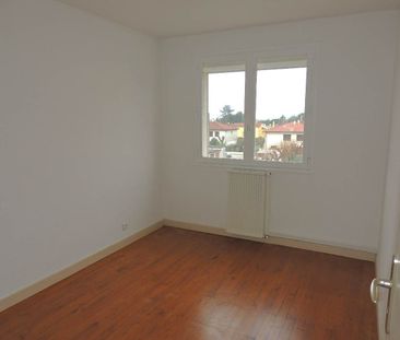 Location Appartement 4 pièces 69m² ROMANS SUR ISERE 26100 - Photo 4
