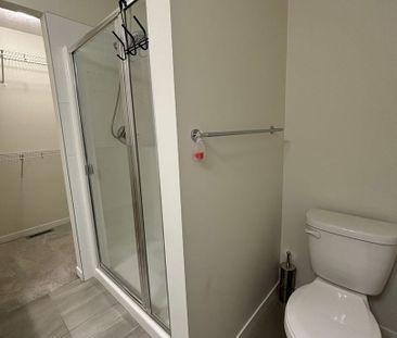 Charming 2-Bedroom Home in Airdrie – Convenient &amp; Cozy! - Photo 1