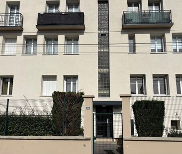 À CHARLEVILLE MEZIERES - Photo 2