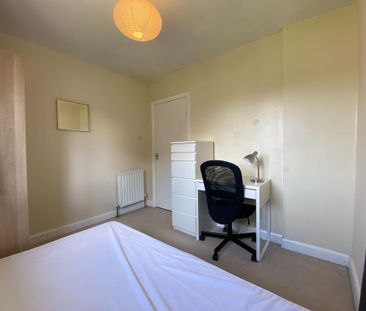 3 bedroom semi-detached house to rent - Photo 4