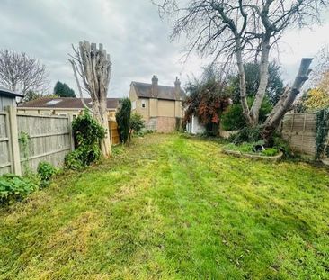 6 bedroom semi-detached house to rent - Photo 5