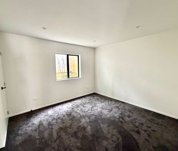 17B Martin Place, Kelston, Auckland - Photo 4