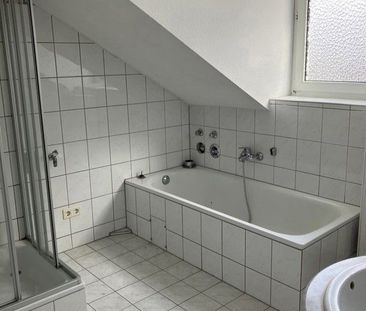 Schicke 4 Zimmerwohnung mit Tageslichtbad ohne Balkon - Photo 1