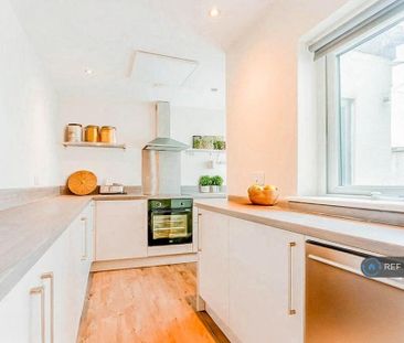 3 bedroom terraced house to rent - Photo 5