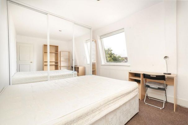 3 bedroom flat to rent - Photo 1