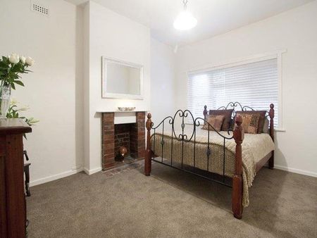 CHARMING ABODE - Photo 2