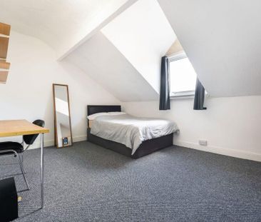 5 bedroom terraced house to rent - Photo 4