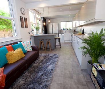 Fantastic house in great central location Room 2 - Double Room + En... - Photo 5