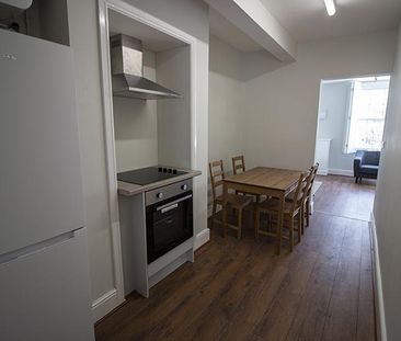 4 bedroom townhouse to rent - Photo 6
