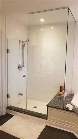 Condo Townhouse For Lease | W9232889 - Photo 5