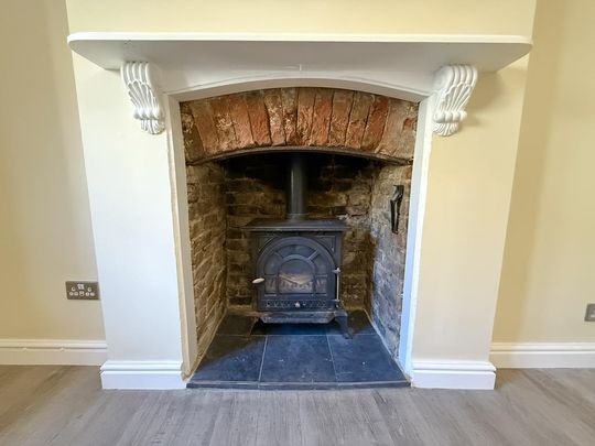 2 bedroom detached house to rent - Photo 1