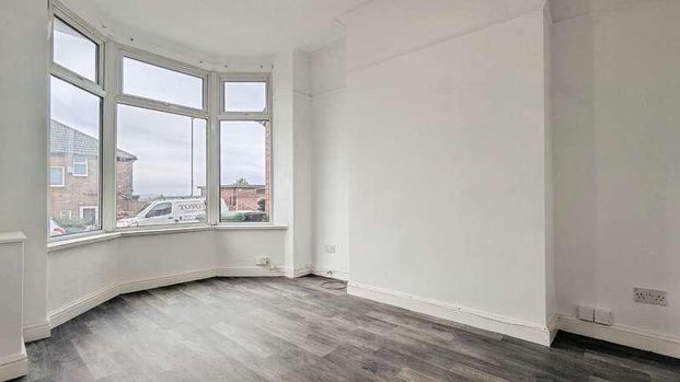 Verney Road, Royton, OL2 - Photo 1