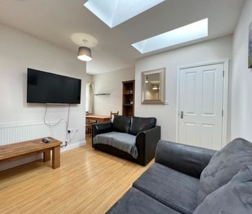 4 bed Apartment for Rent - Photo 1