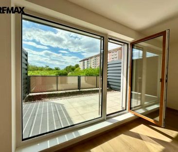 Pronájem moderního bytu 1+kk s velkou terasou na ulici Modřínová v ... - Photo 2