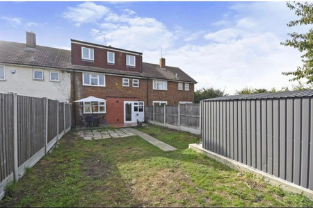 1 bedroom in a house share to rent - Photo 3