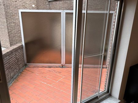 GERENOVEERD APPARTEMENT MET 2 SLPK, KELDER EN GARAGE IN LANAKEN CENTRUM! - Foto 4