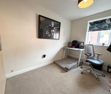 3 bedroom semi-detached house to rent - Photo 3