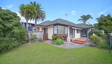 3 bedroom family home with fenced garden space - Photo 2