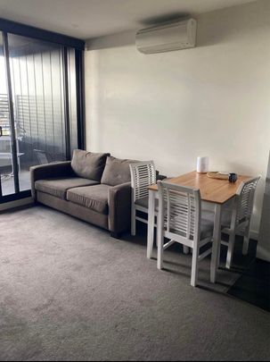 Hawthorn East - Photo 1