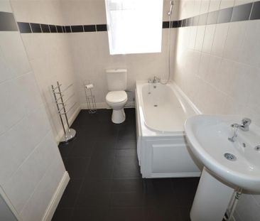 2 bedroom terraced house to rent - Photo 4