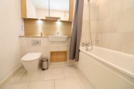 Room in a Shared Flat, Marner Point, E3 - Photo 5