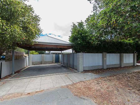 Perfect Location! - Photo 4