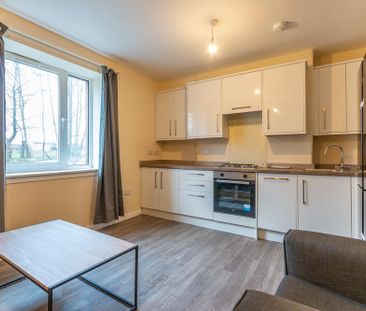 4 bedroom flat share to rent - Photo 2