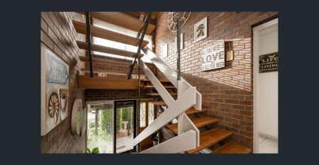 Peaceful Court Location! - Photo 3